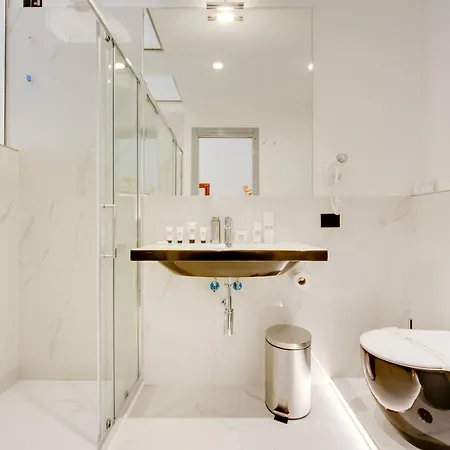 Queen Palace Suites